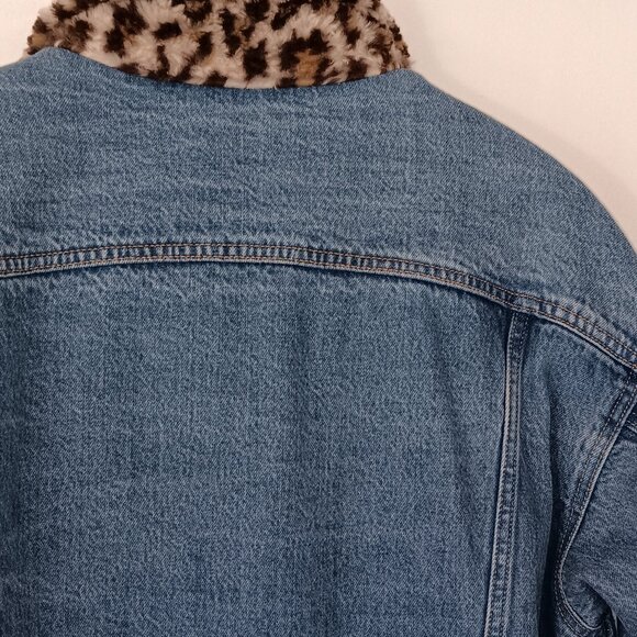 Levi's Blue Jean Jacket with Leopard Print Lining - Picture 9 of 9